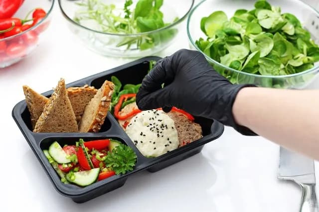 Ile kosztuje catering Chodakowskiej? Sprawdź ceny i promocje!