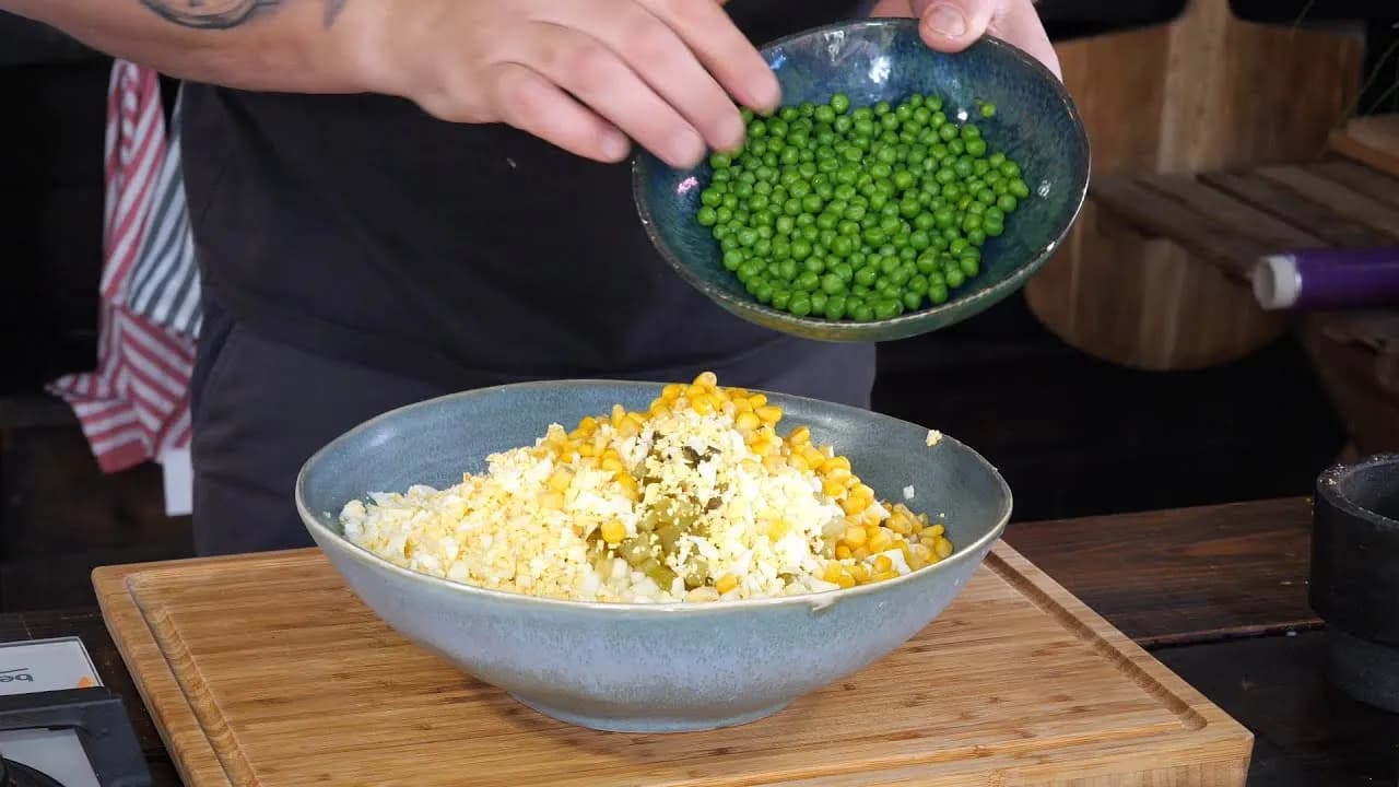 Jak się robi sałatkę jarzynową - proste przepisy na idealne danie