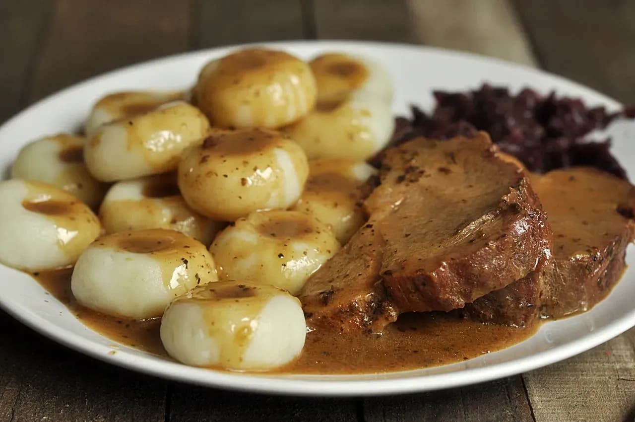 Jak zrobić sos z tłuszczu po upieczeniu, aby nie zmarnować smaku