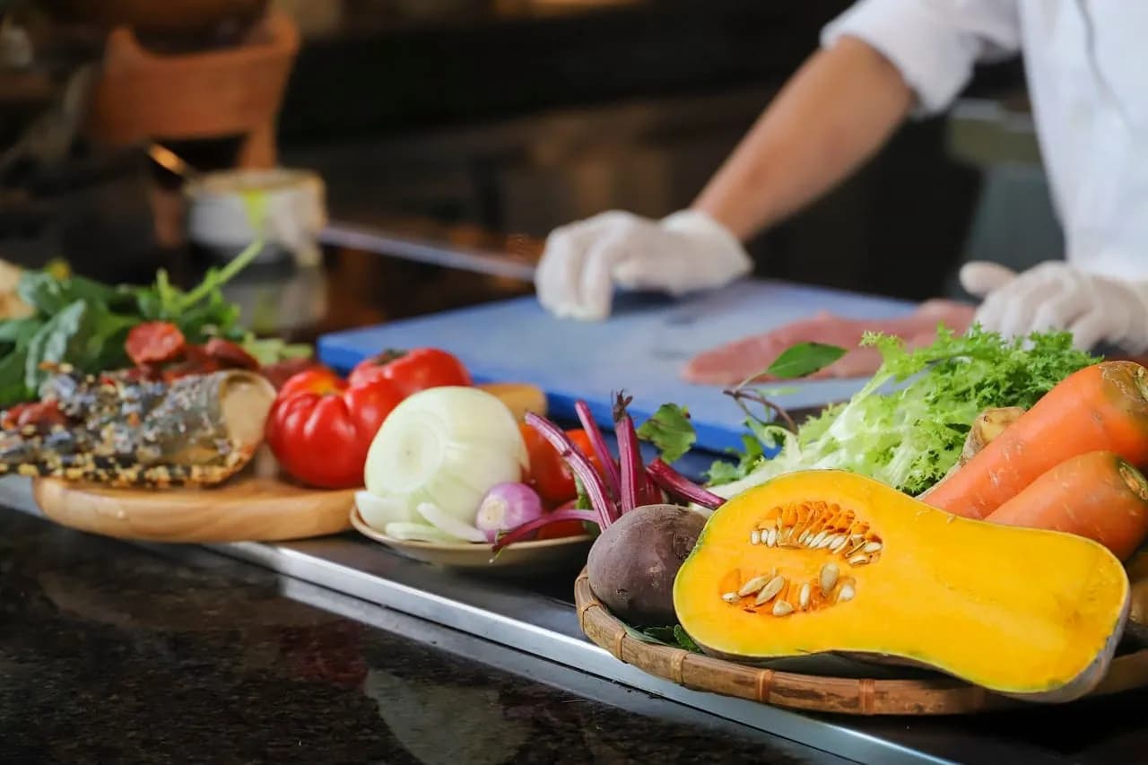 Jaką sałatkę na imprezę wybrać? 10 prostych i pysznych przepisów