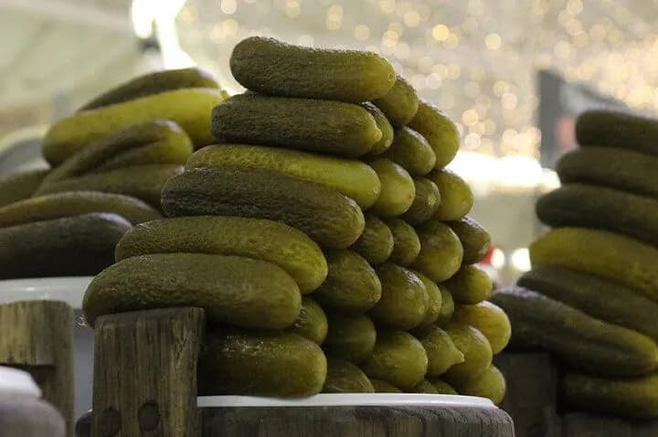 Ogórki kiszone na co dobre: odkryj ich zdrowotne właściwości