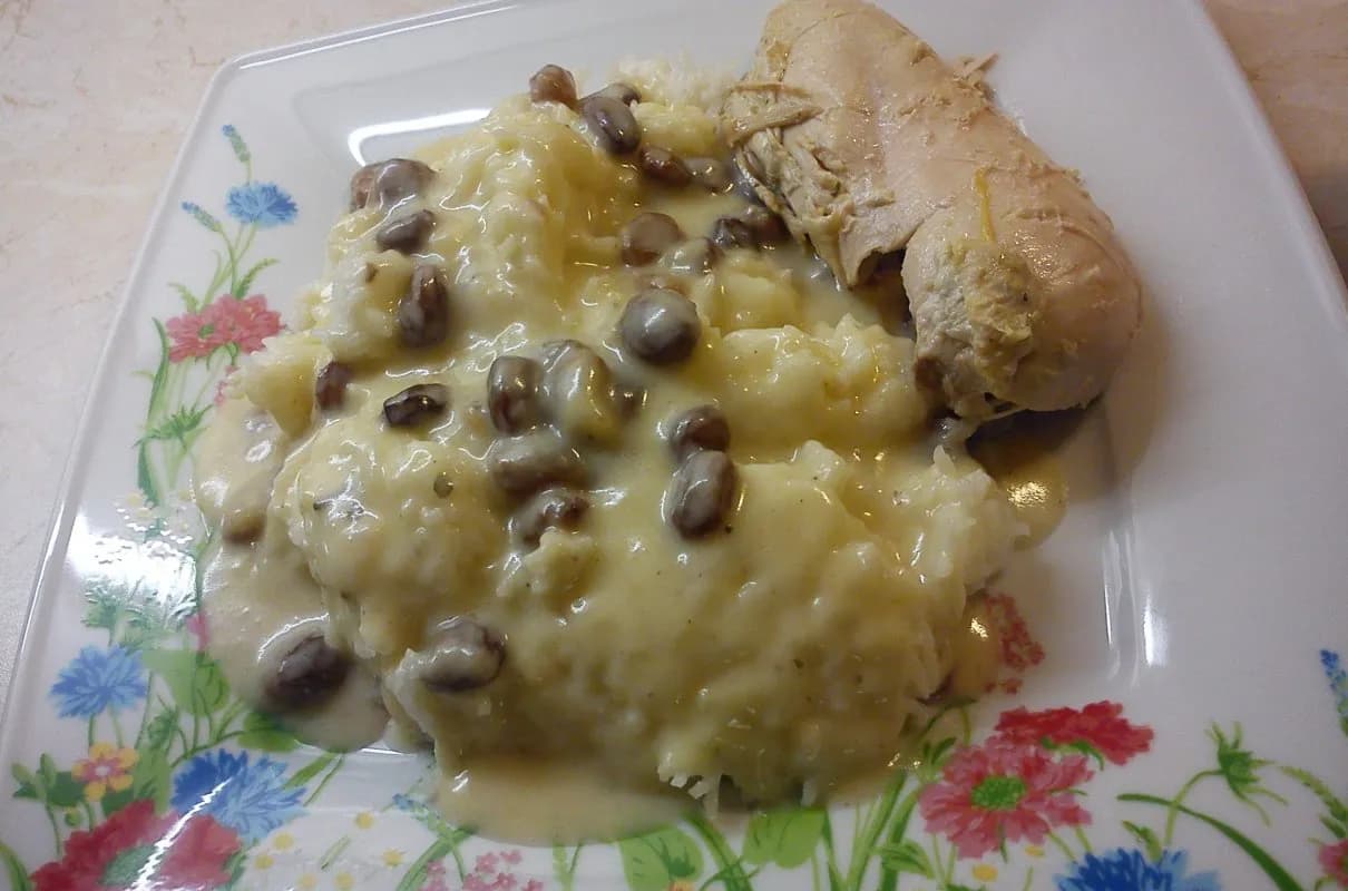 Jak zrobić sos do potrawki z kurczaka, który zachwyci smakiem